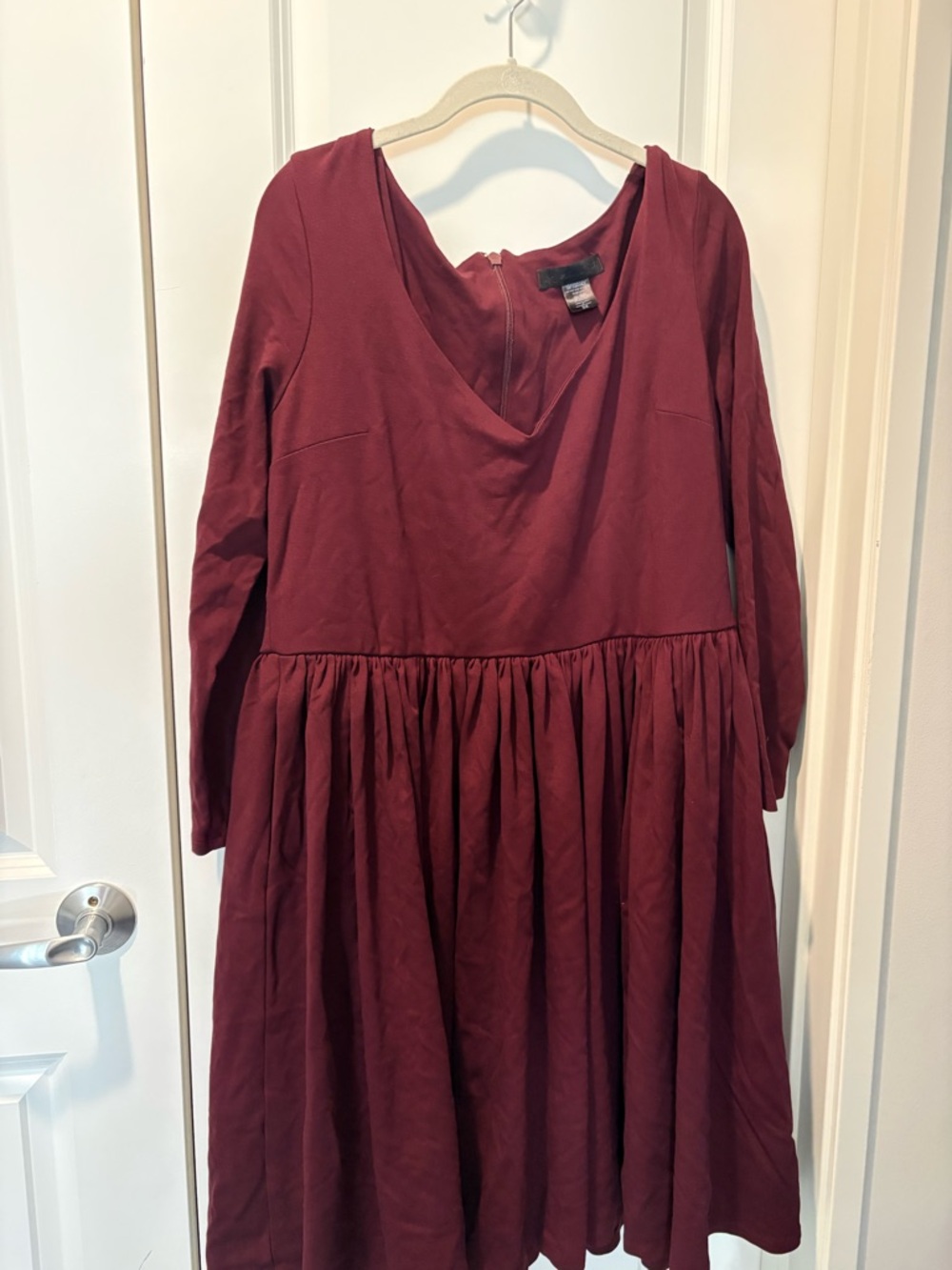 Women's Long Sleeve V-Neck Gathered Skirt Dress in Burgundy